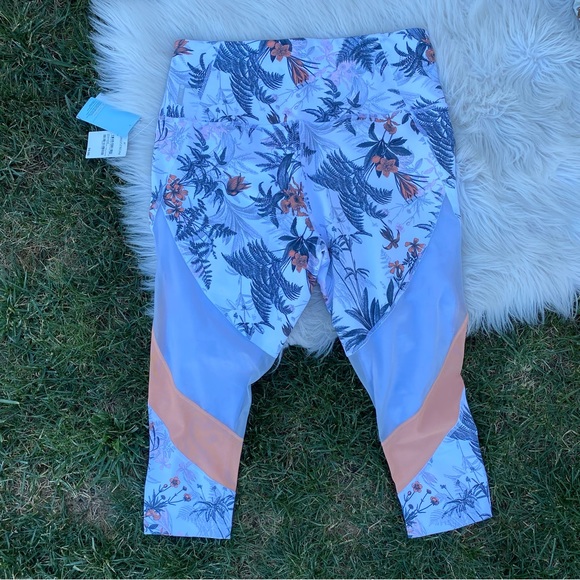 Zella floral crop high compression leggings XL NWT - Picture 5 of 6